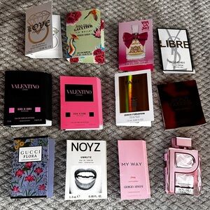 NEW Women’s 12 Piece Fragrance Sample Set